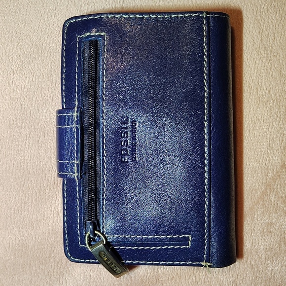 Fossil TAR HEELS Wallet - Picture 2 of 5